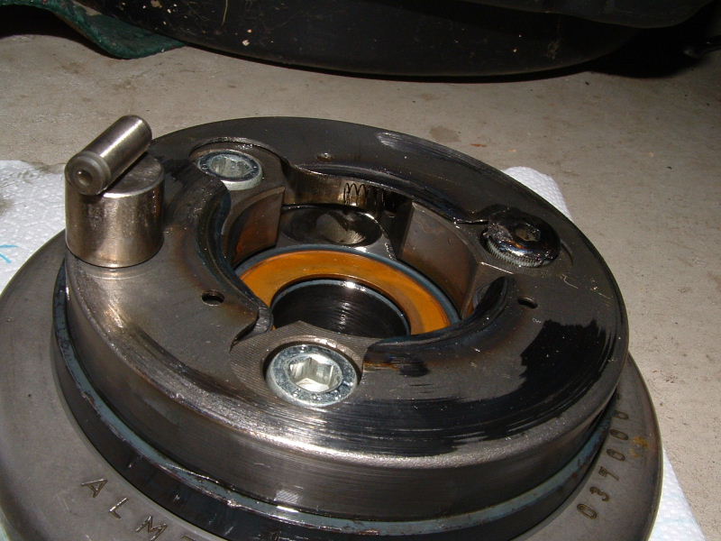 20070505explodedStarterClutch1-backedOutScrew.jpg